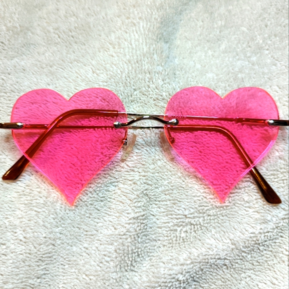 IWANTITALL Pink Heart Sunglass